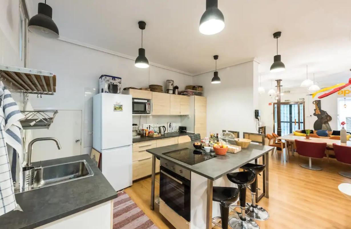 Encomienda Guest House Madrid Buitenkant foto