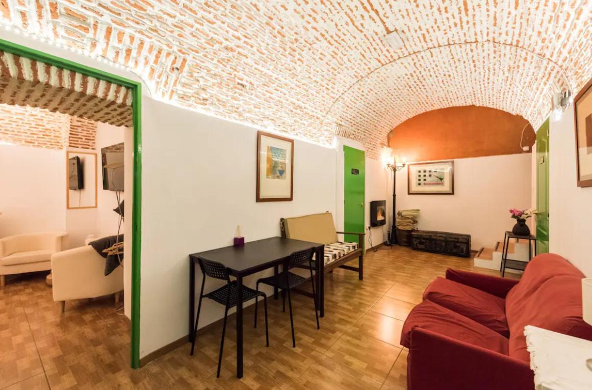 Encomienda Guest House Madrid Buitenkant foto