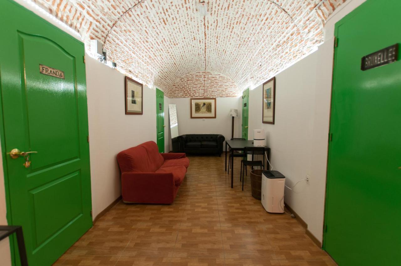 Encomienda Guest House Madrid Buitenkant foto