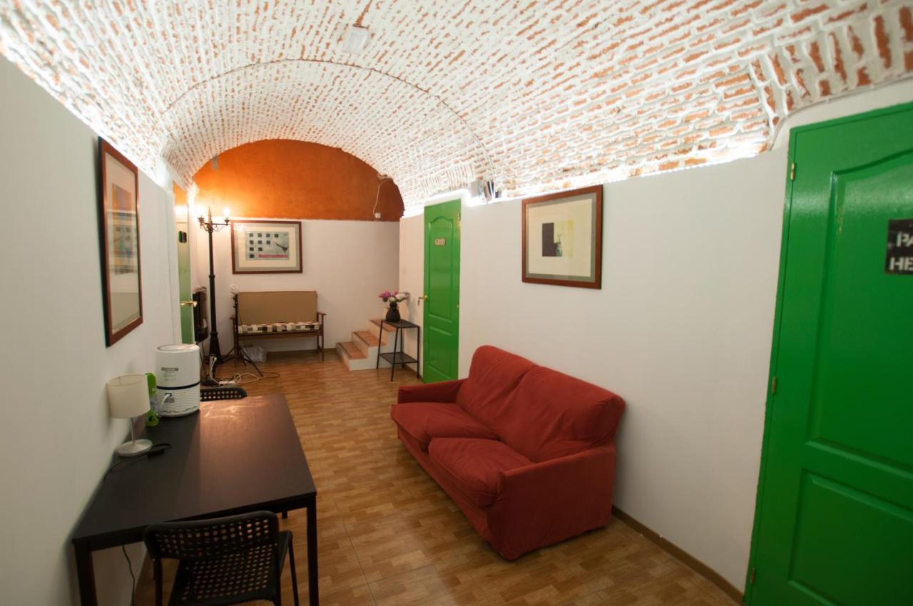 Encomienda Guest House Madrid Buitenkant foto
